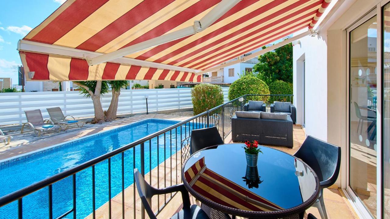 Villa Shiva By Ezoria Villas Kólpos tón Korallíon Eksteriør bilde