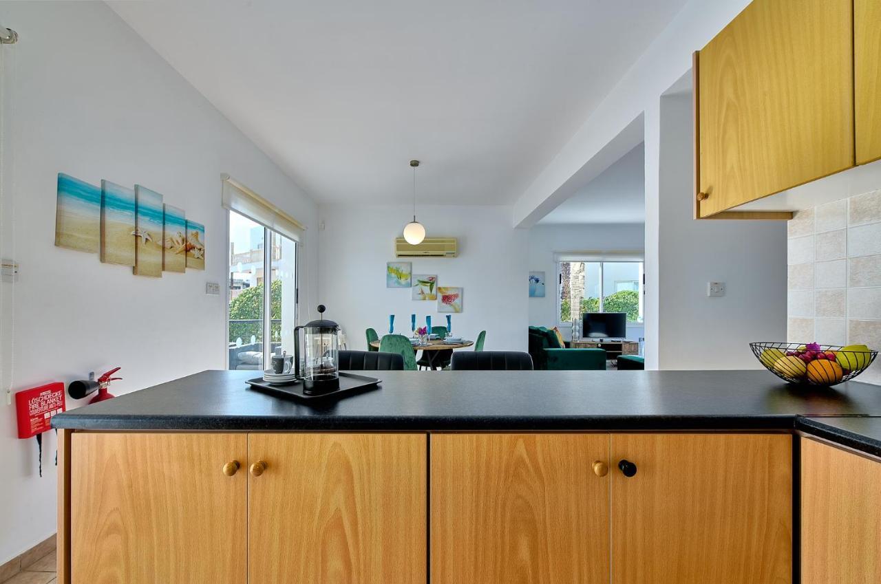 Villa Shiva By Ezoria Villas Kólpos tón Korallíon Eksteriør bilde