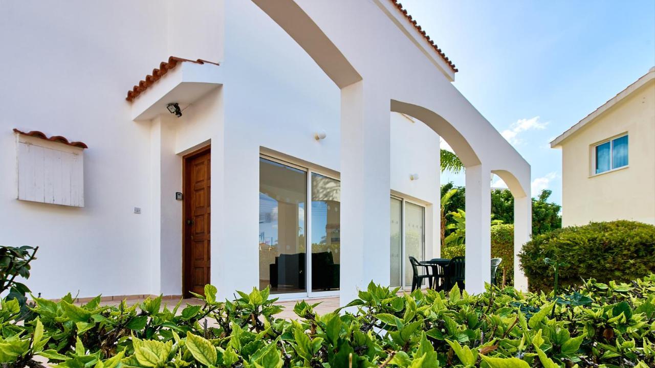 Villa Shiva By Ezoria Villas Kólpos tón Korallíon Eksteriør bilde